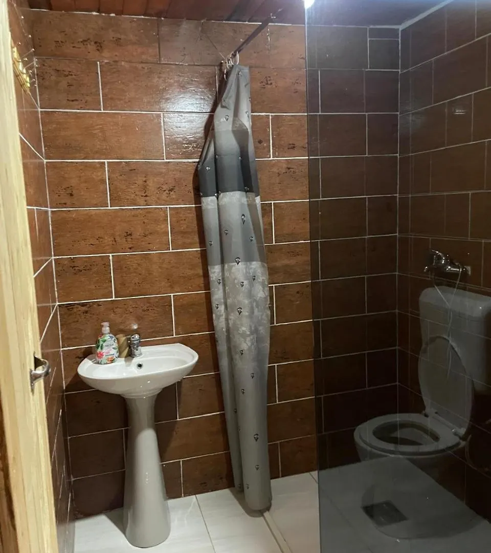 Κάμπινγκ Guest House 2 Bar Restaurant Βαλμπόνα